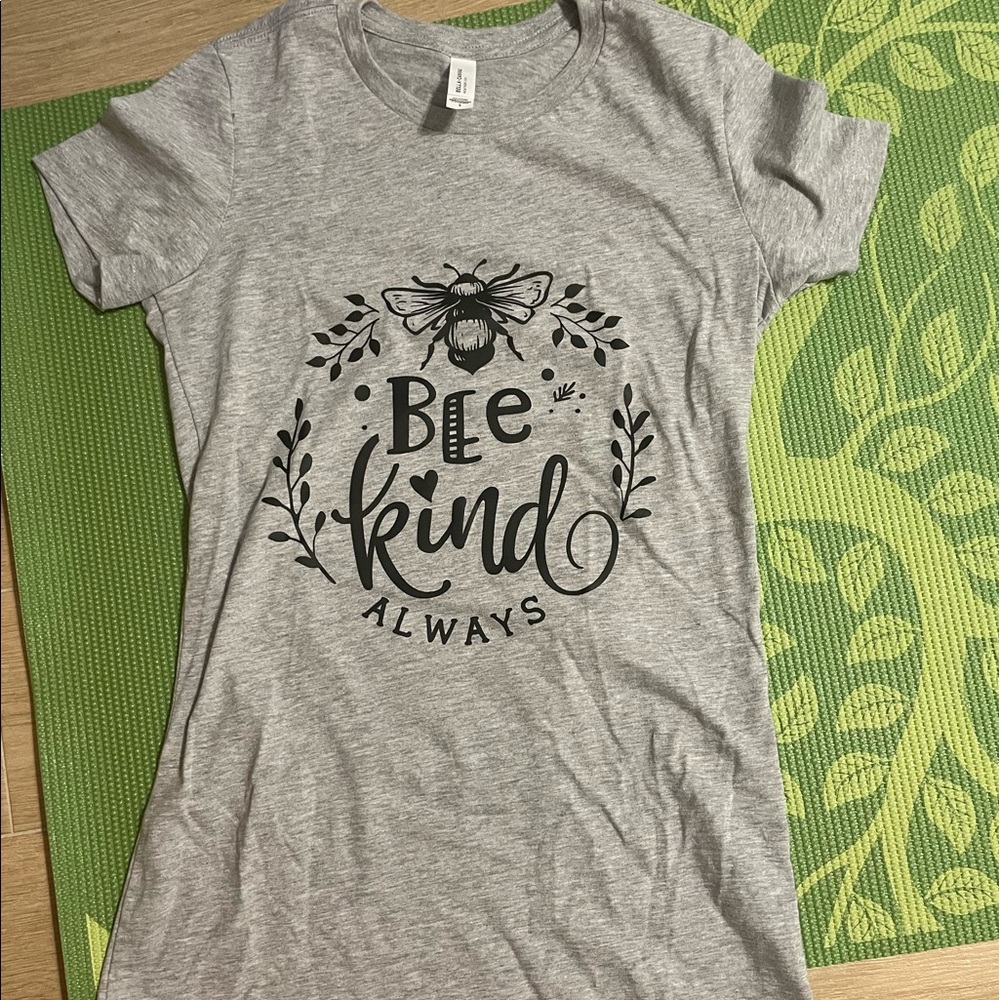 Bee Kind Shirt Small